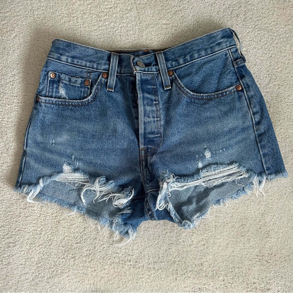 Levi’s 501 High Rise Distressed Denim Shorts Frayed Hem Cutoff Jean Shorts